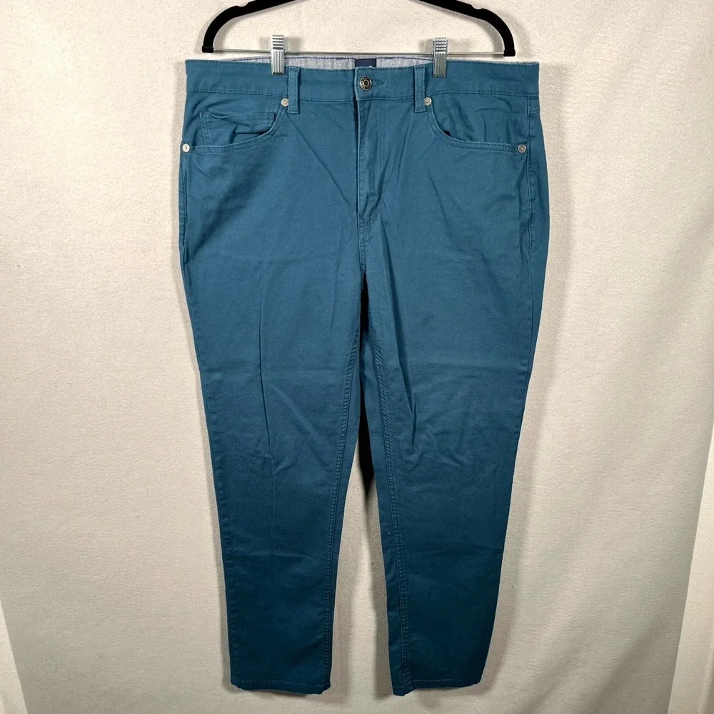 Gap Jeans Mens 38x32 Blue Denim Medium Wash Everyday Wear‎ Straight Leg Classic